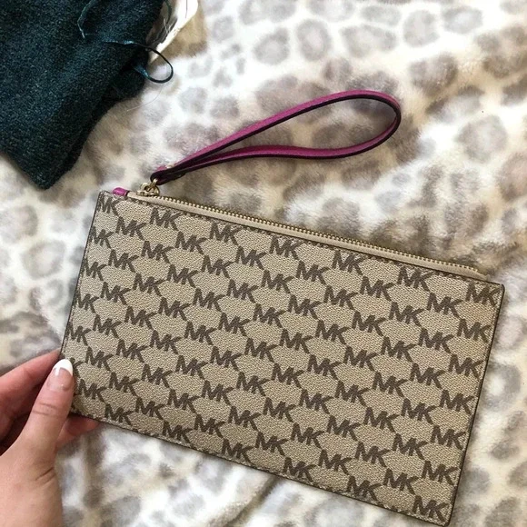 MICHEAL KORS never used purse - Picture 3 of 5